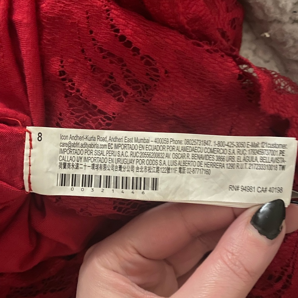 Red Lace Backless cocktail dress - size small S - forever21 - Picture 4 of 4